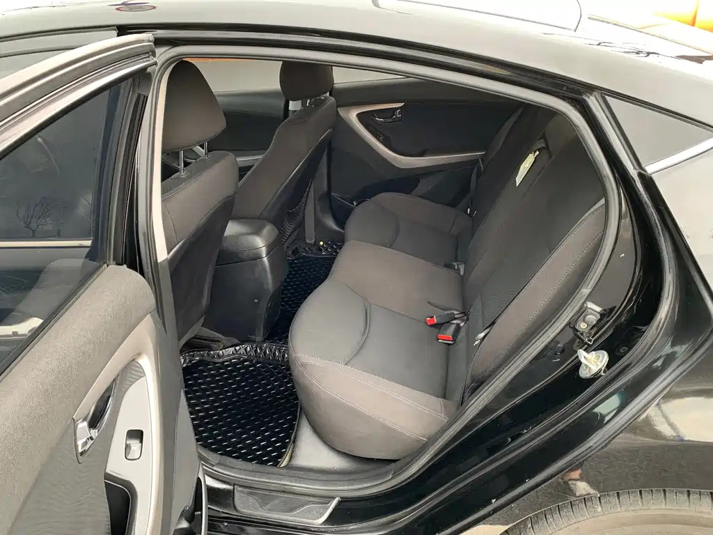 HYUNDAI ELANTRA 2013