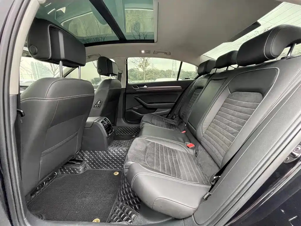VOLKSWAGEN MAGOTAN 2020