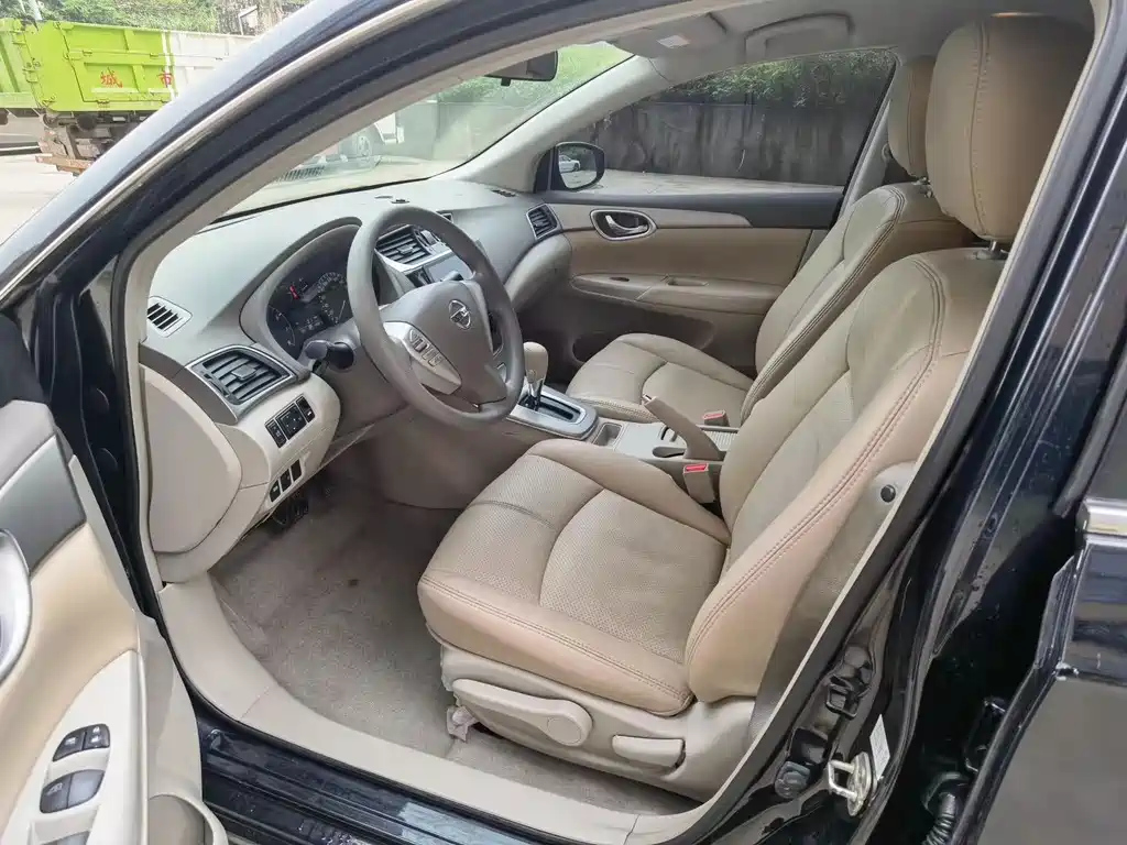 NISSAN SYLPHY 2013