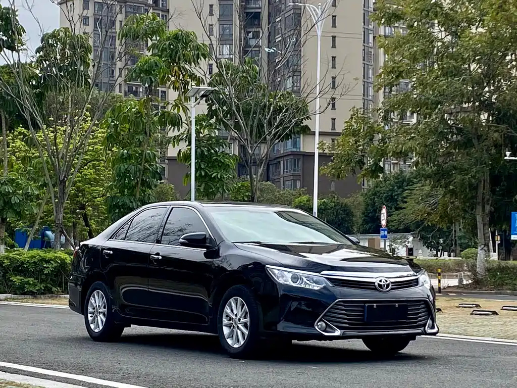 TOYOTA CAMRY 2016