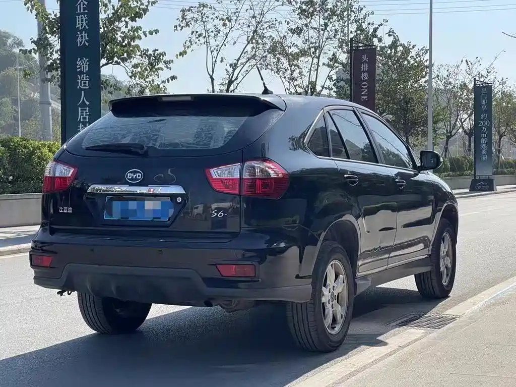 BYD S6 2014