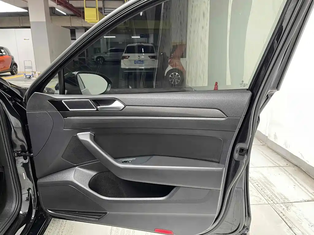 VOLKSWAGEN MAGOTAN 2022
