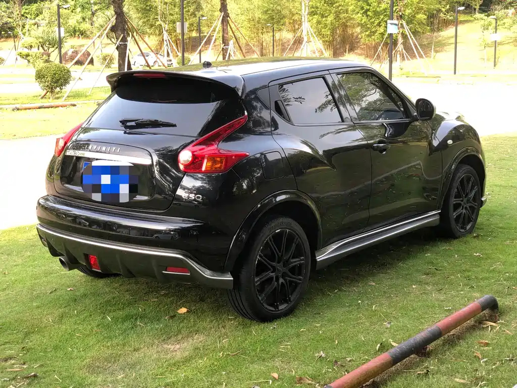 INFINITI ESQ 2014