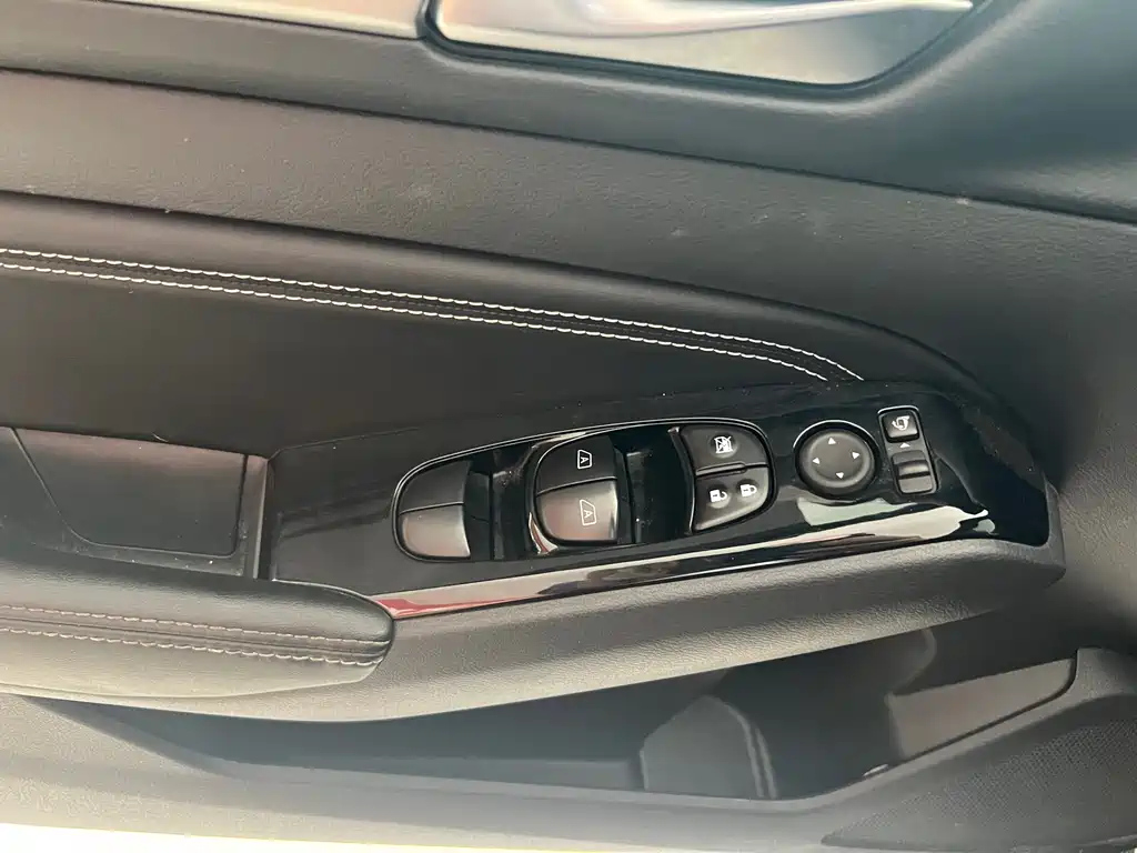 NISSAN TEANA 2021