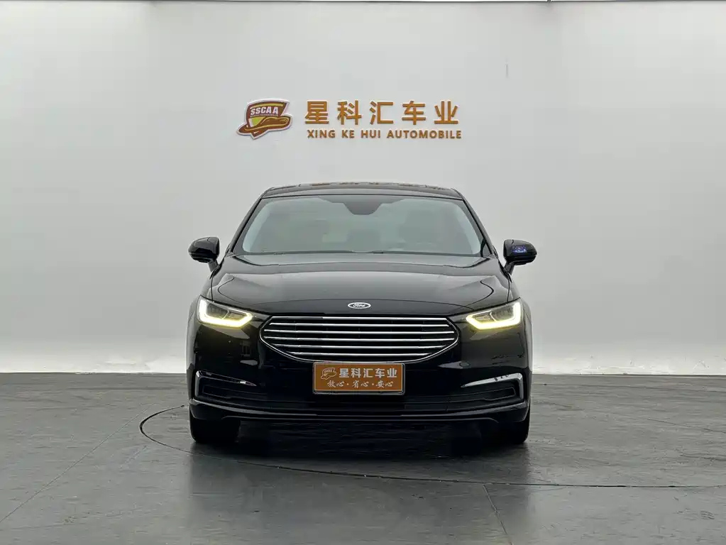 FORD TAURUS 2019