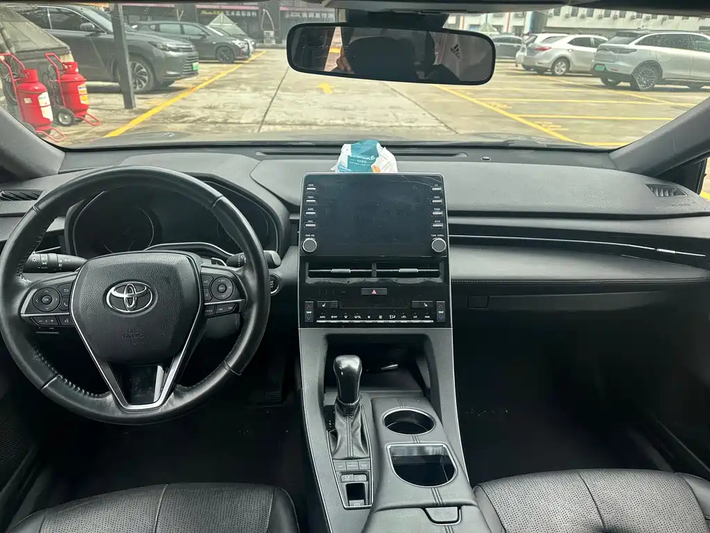 TOYOTA AVALON 2019