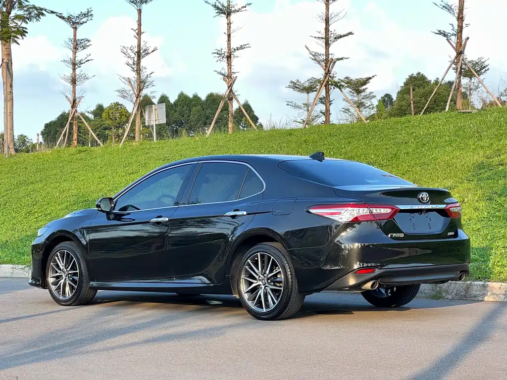 TOYOTA CAMRY 2023