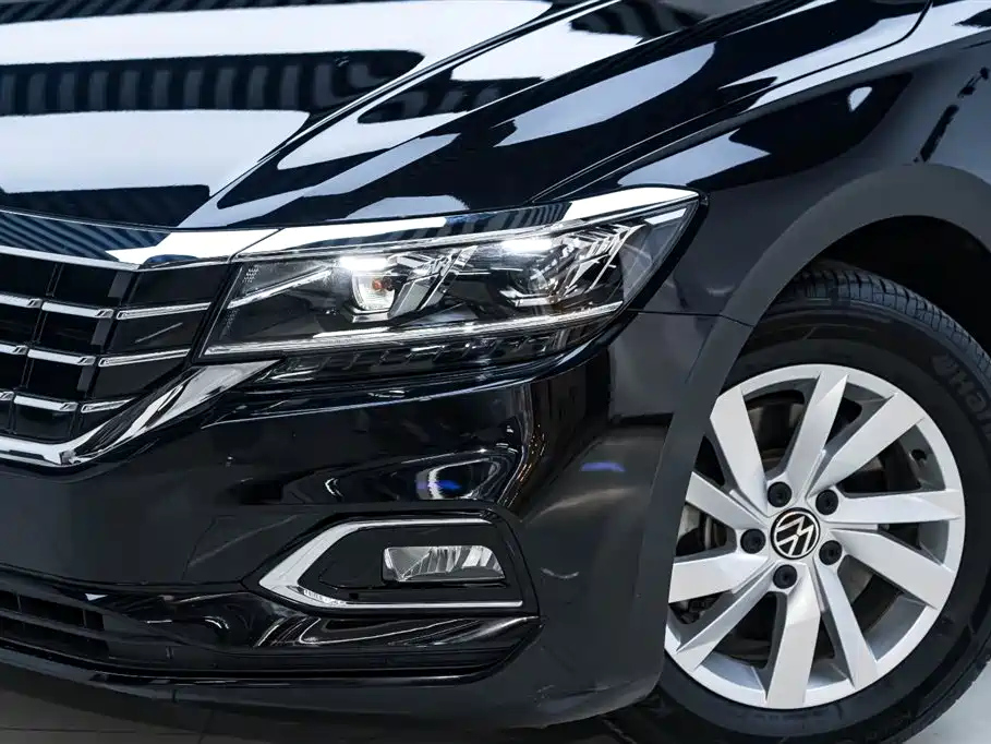 VOLKSWAGEN PASSAT 2022