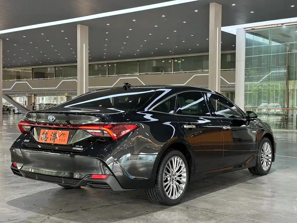 TOYOTA AVALON 2020