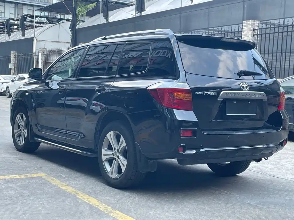 TOYOTA HIGHLANDER 2011