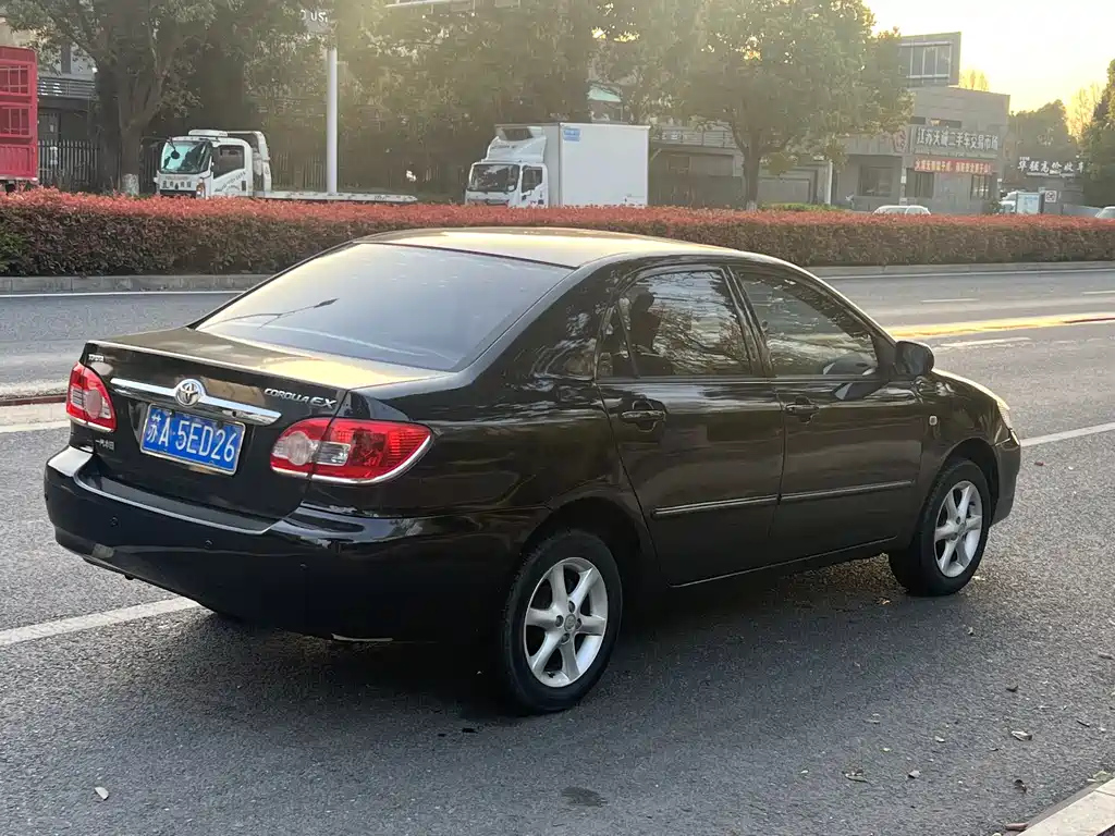 TOYOTA COROLLA 2011
