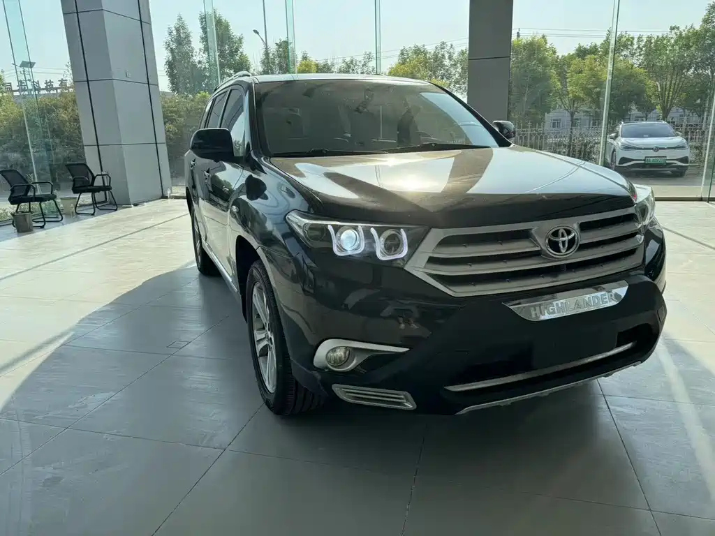 TOYOTA HIGHLANDER 2013