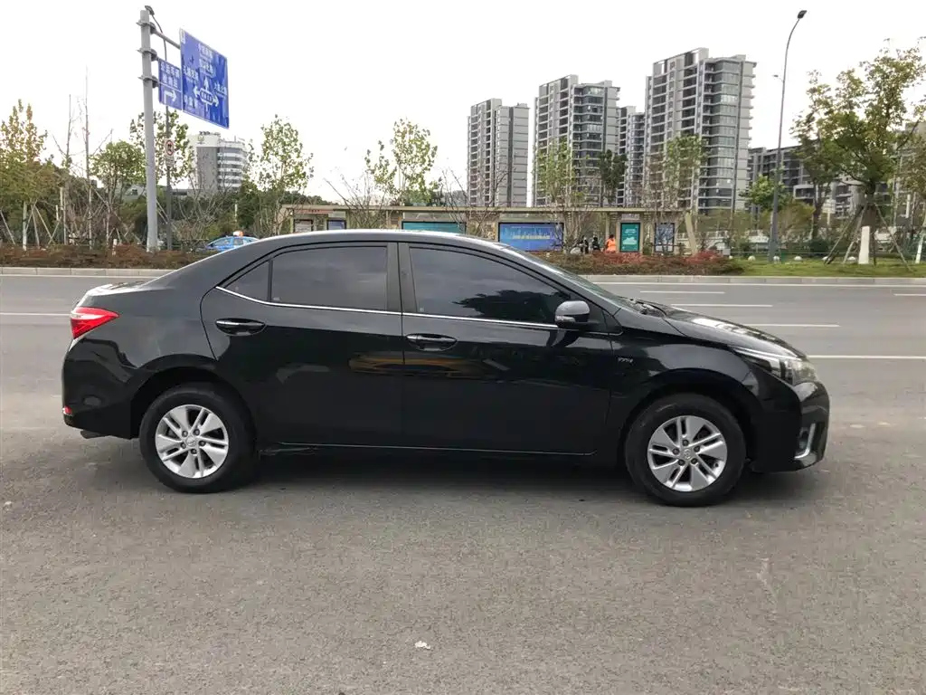TOYOTA COROLLA 2015