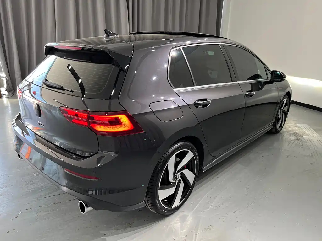 VOLKSWAGEN GOLF 2022