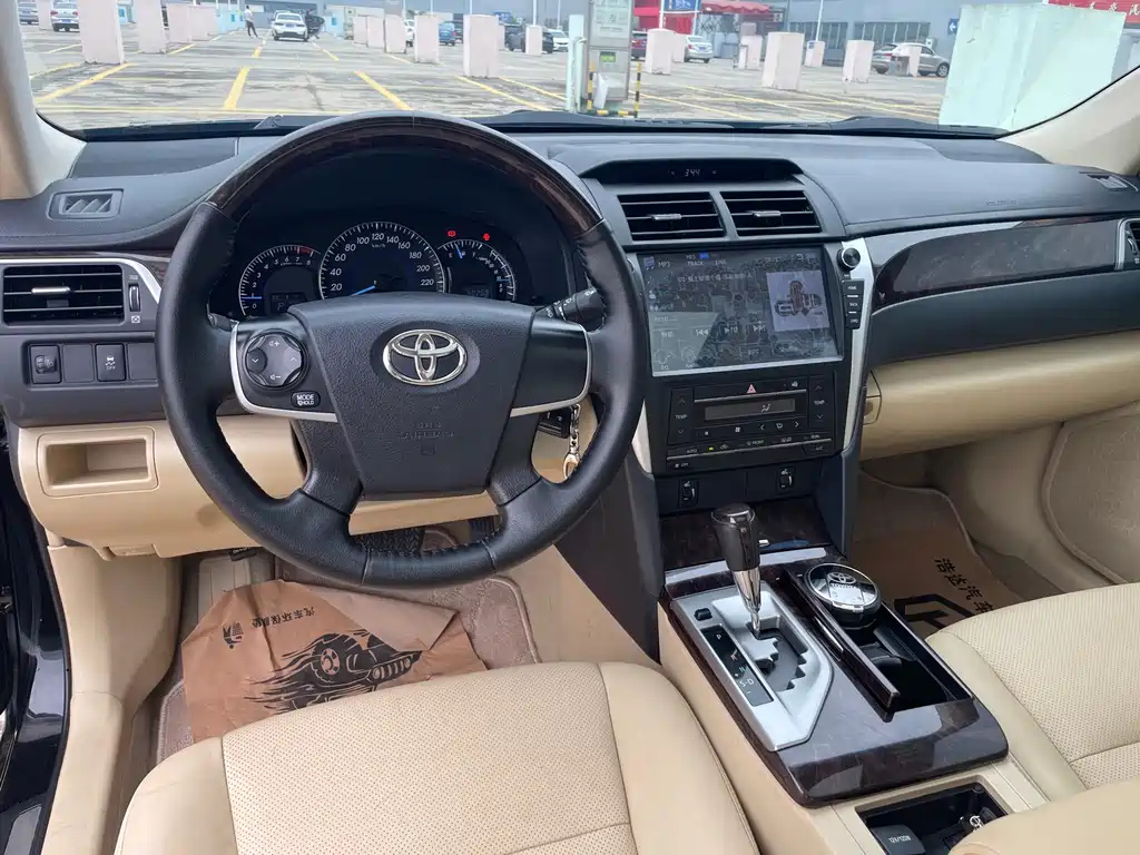 TOYOTA CAMRY 2016