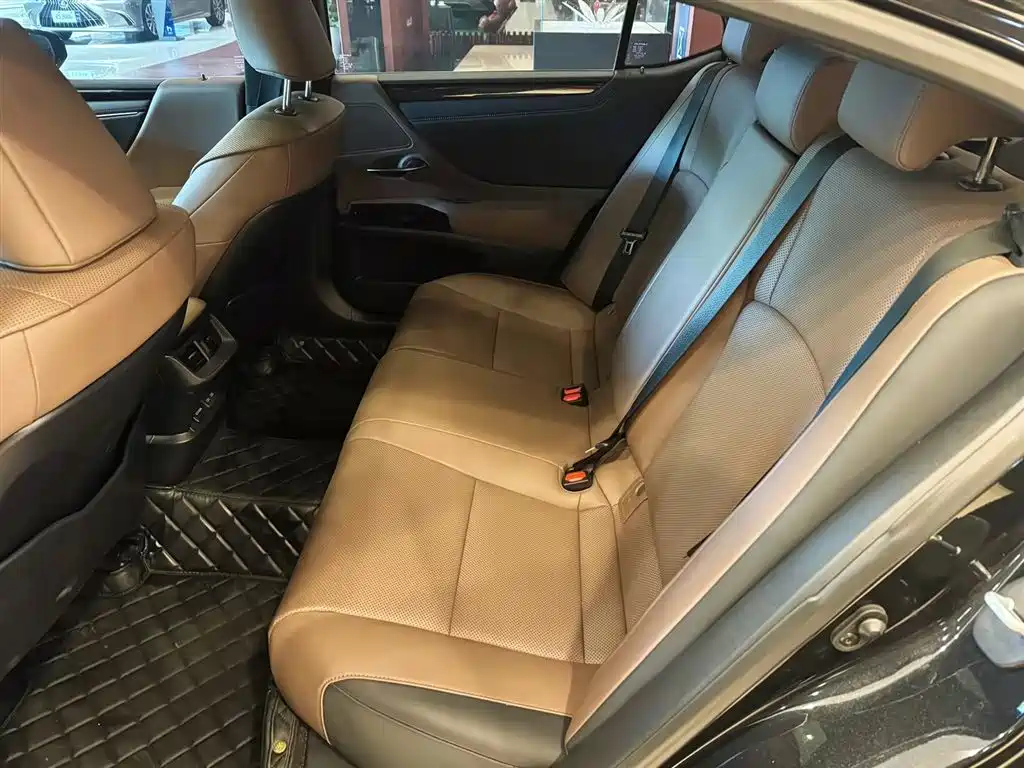 LEXUS ES 2022