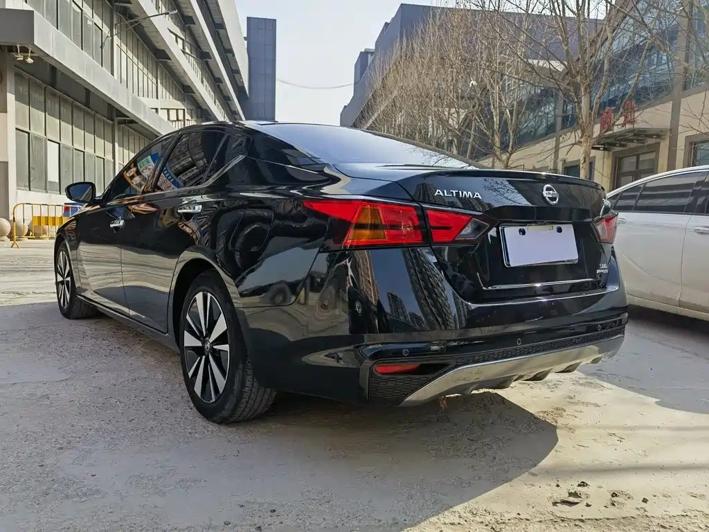 NISSAN TEANA 2020