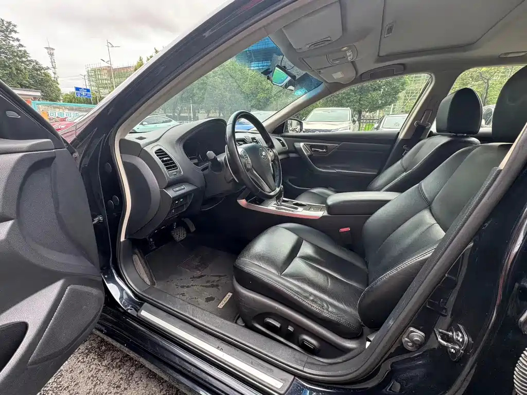 NISSAN TEANA 2013