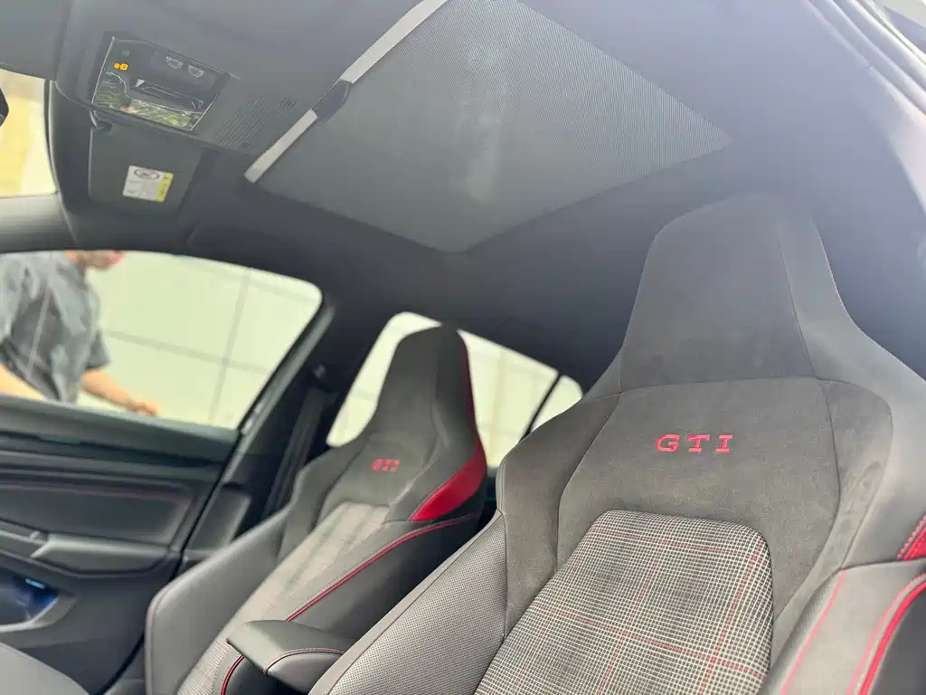 VOLKSWAGEN GOLF GTI 2021