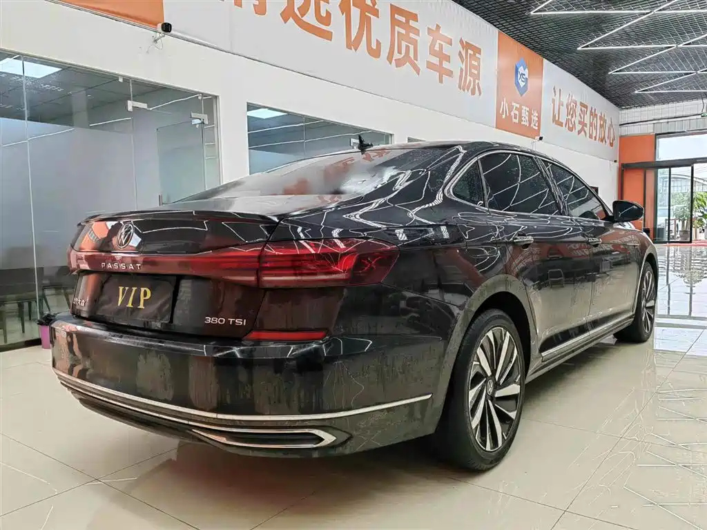 VOLKSWAGEN PASSAT 2022