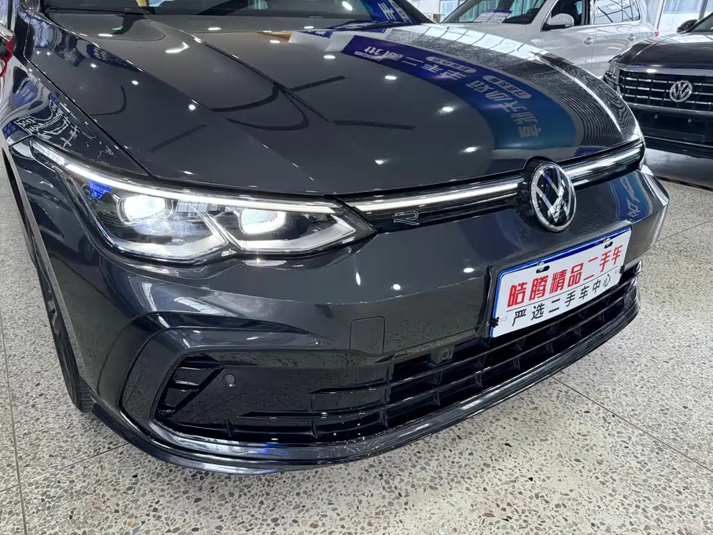 VOLKSWAGEN GOLF 2021