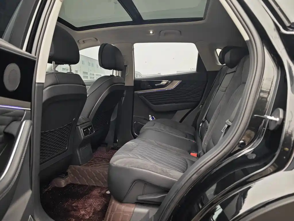 HONGQI HS5 2023