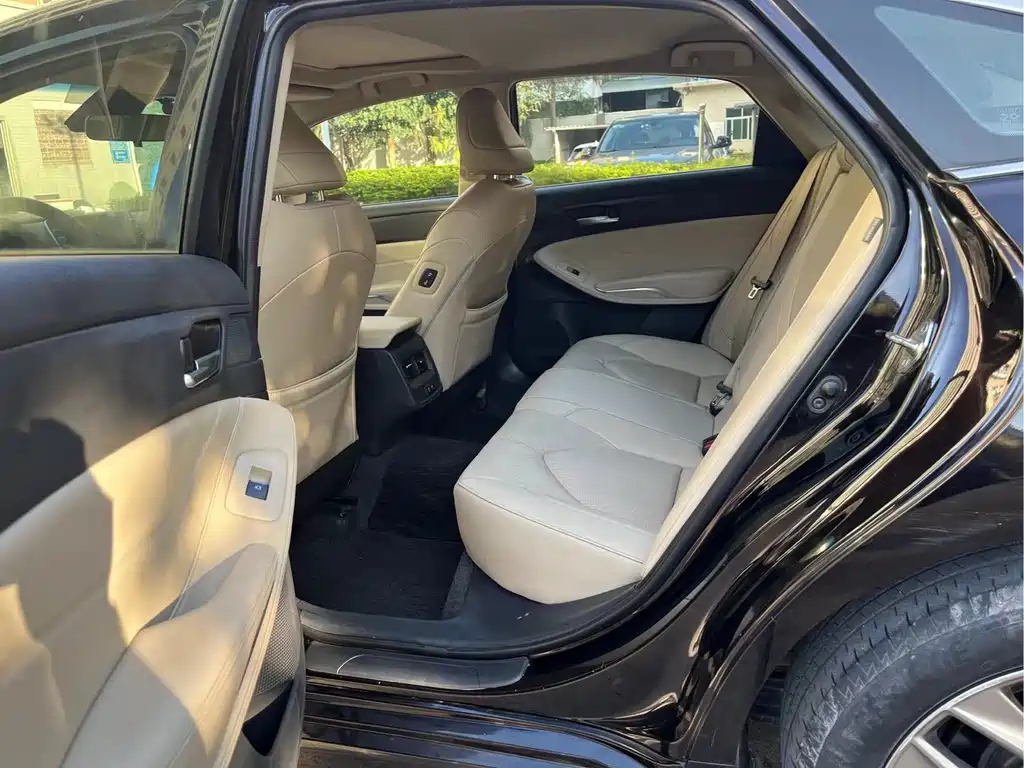 TOYOTA AVALON 2020
