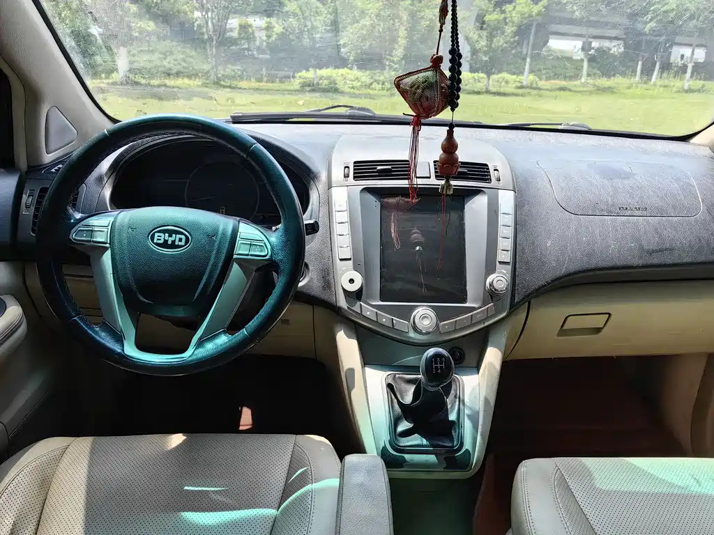 BYD S6 2013