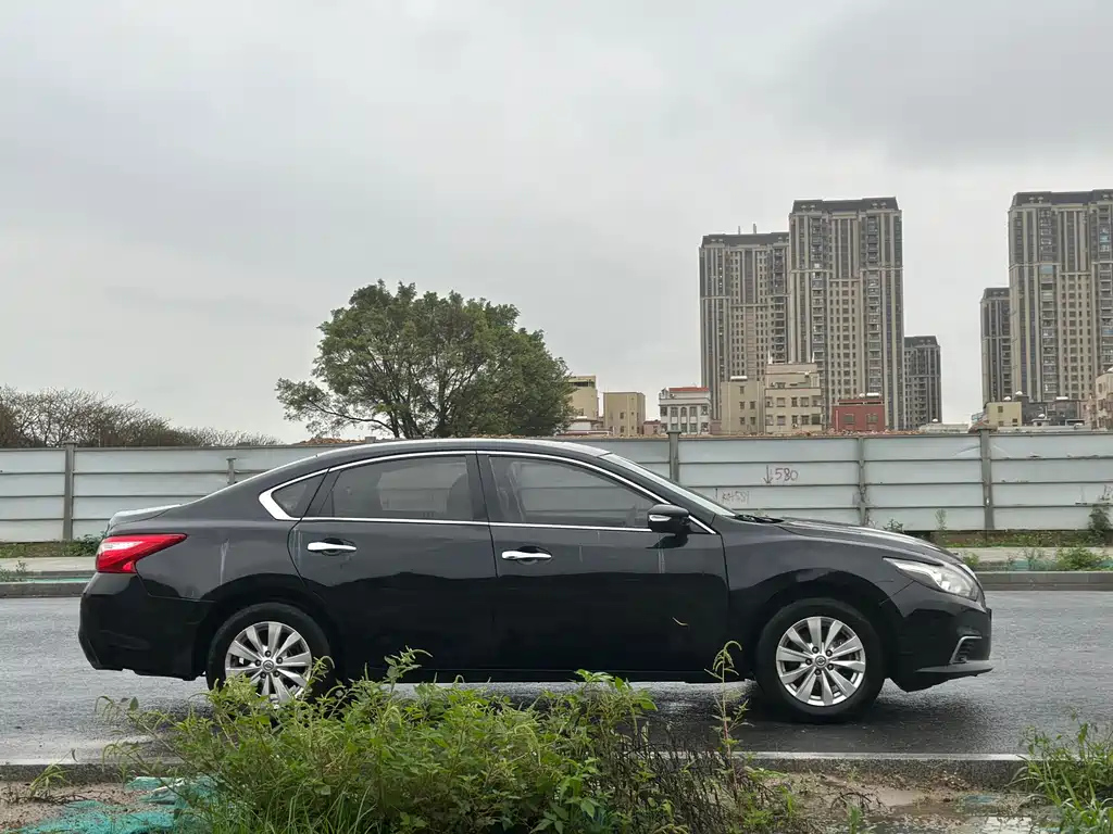 NISSAN TEANA 2016