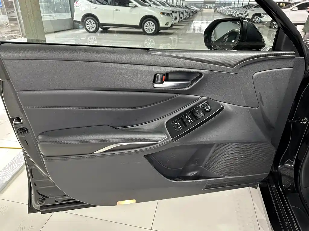 TOYOTA AVALON 2022