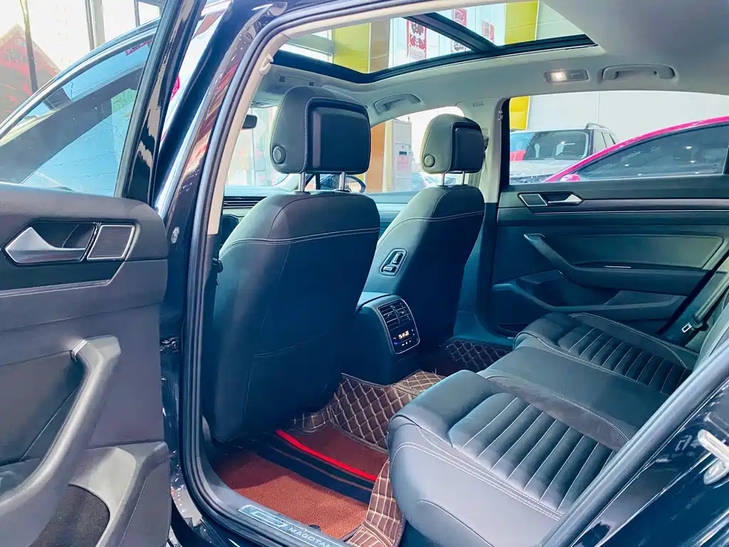 VOLKSWAGEN MAGOTAN 2022