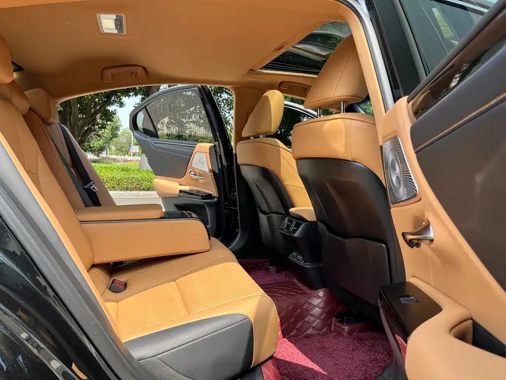 LEXUS ES 2021