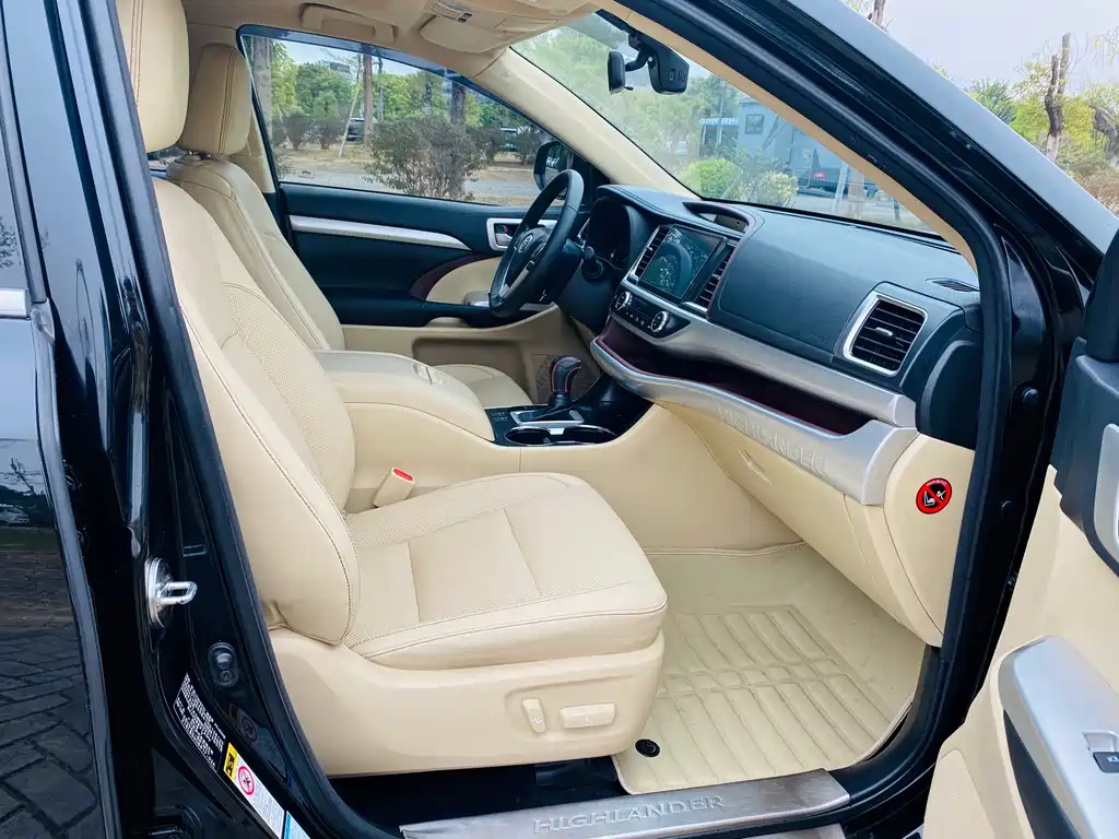 TOYOTA HIGHLANDER 2017