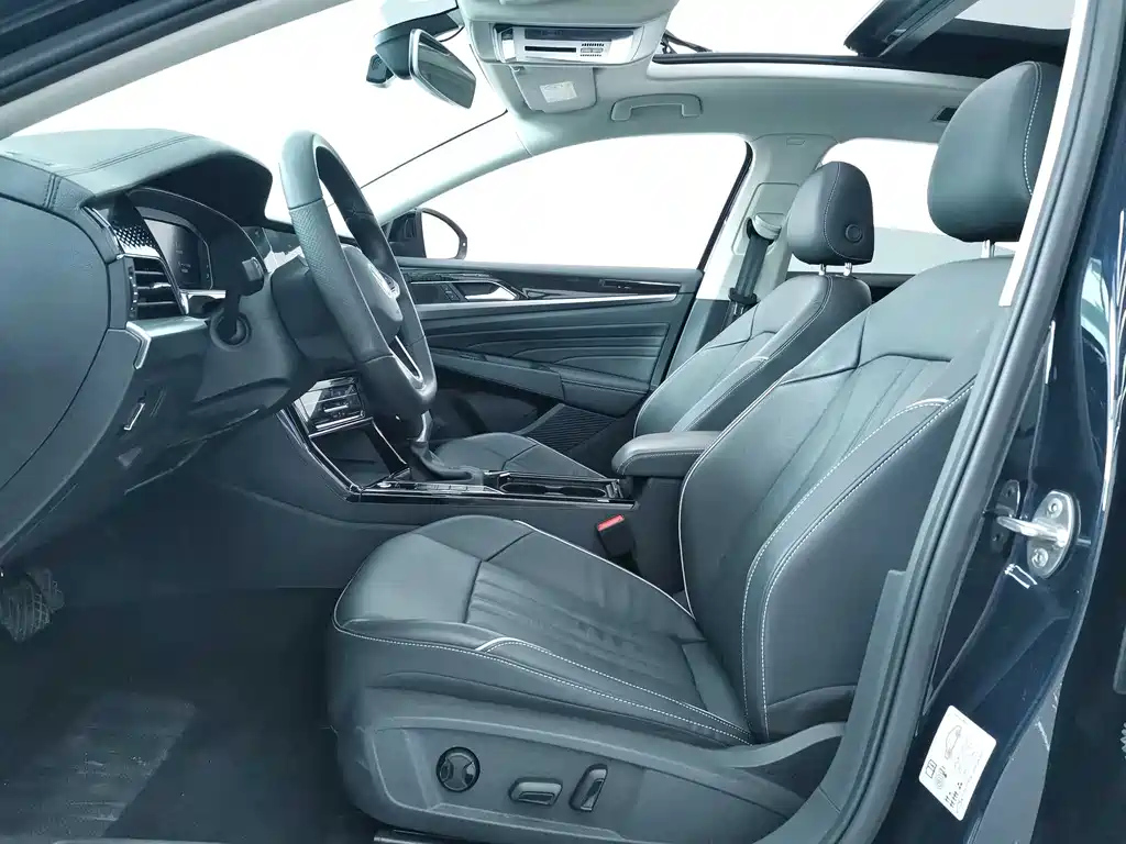 VOLKSWAGEN PASSAT 2022