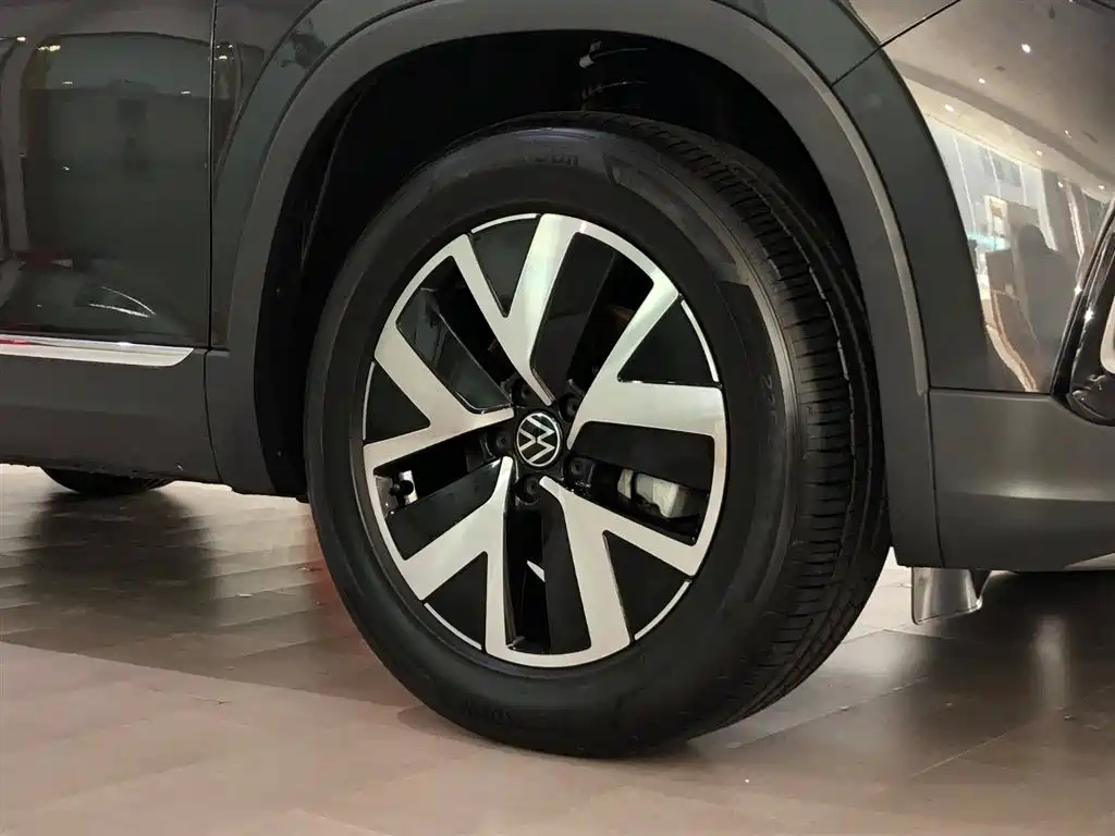 VOLKSWAGEN TAYRON 2023