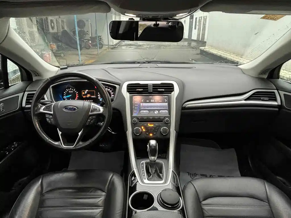 FORD MONDEO 2015