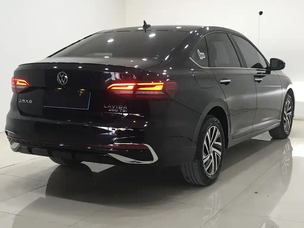 VOLKSWAGEN LAVIDA 2023