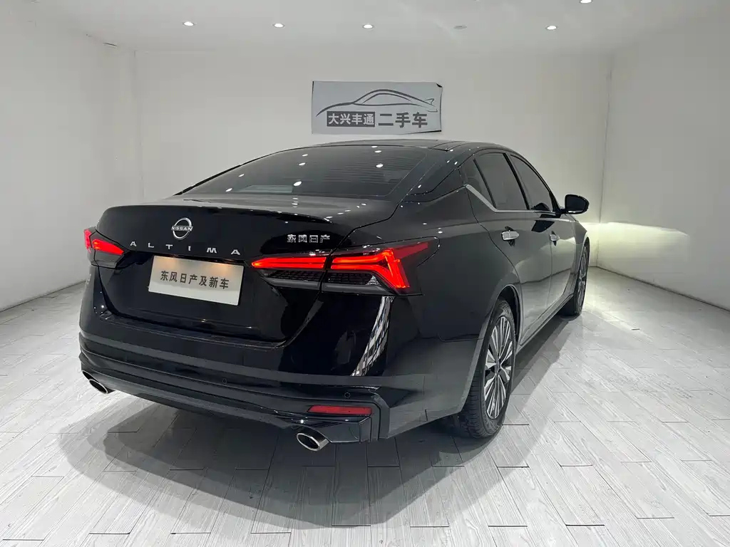 NISSAN TEANA 2023