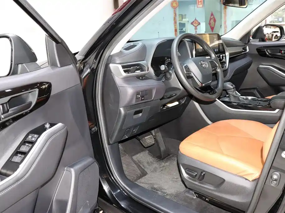 TOYOTA HIGHLANDER 2023