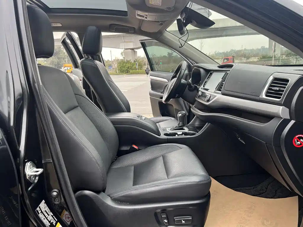TOYOTA HIGHLANDER 2019
