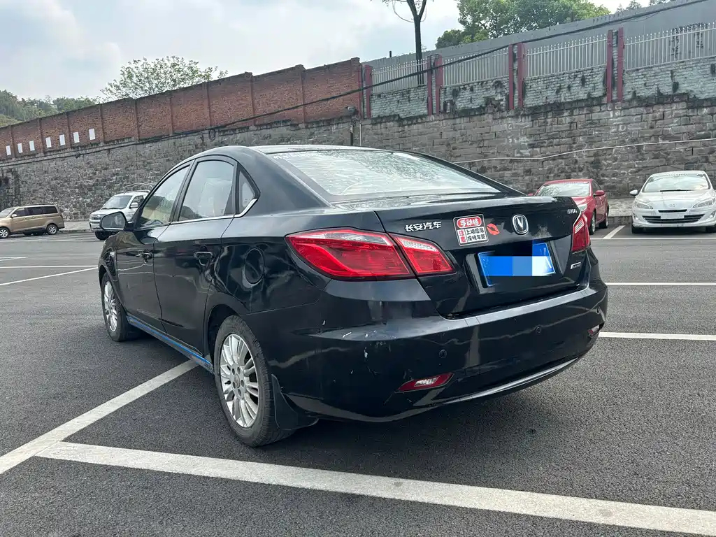 CHANGAN EADO 2013