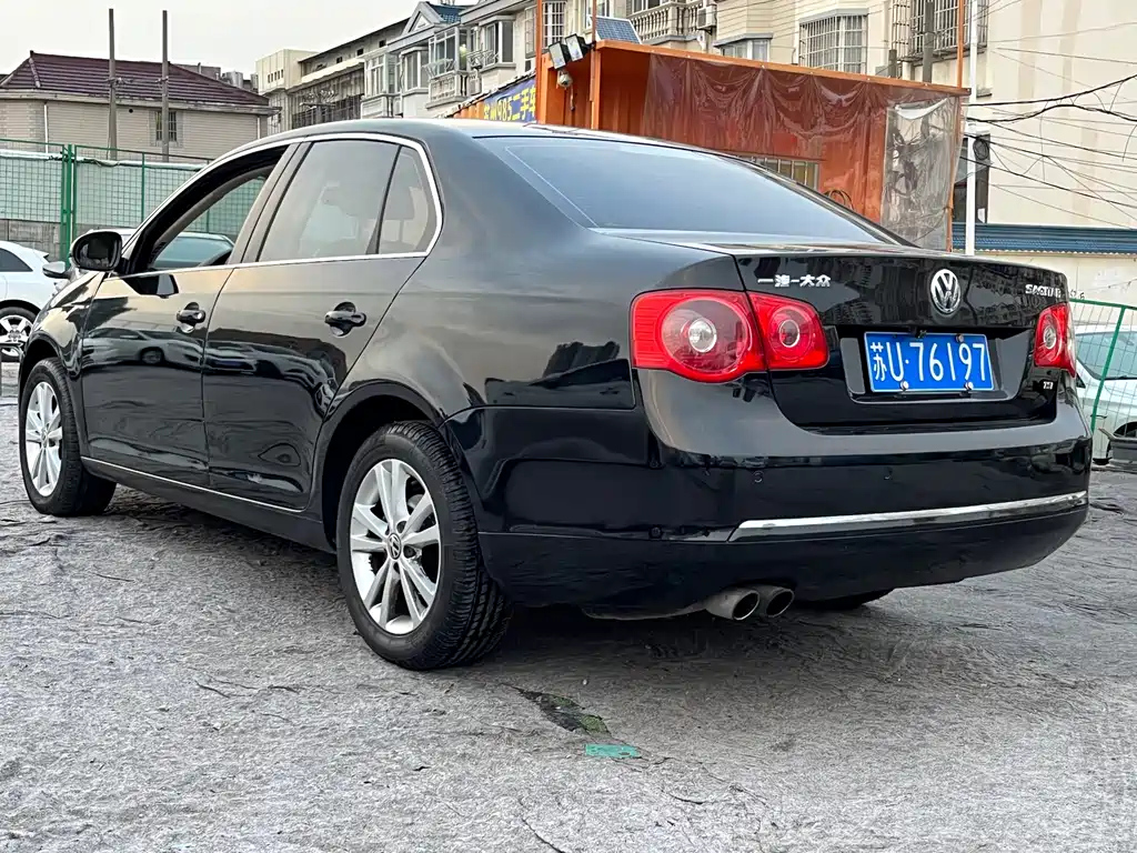 VOLKSWAGEN SAGITAR 2011