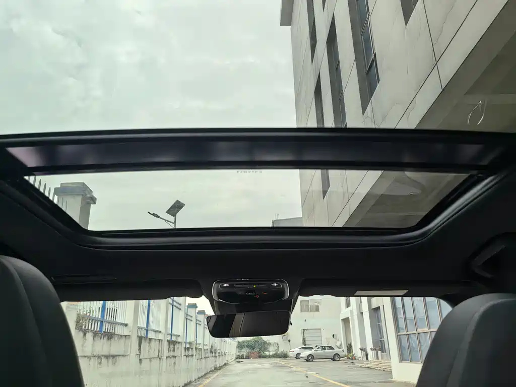 LYNK&CO 03 2018