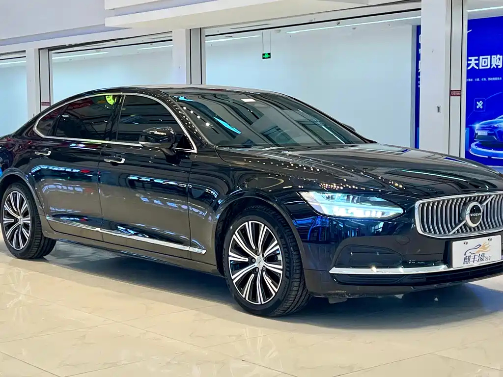 VOLVO S90 2022