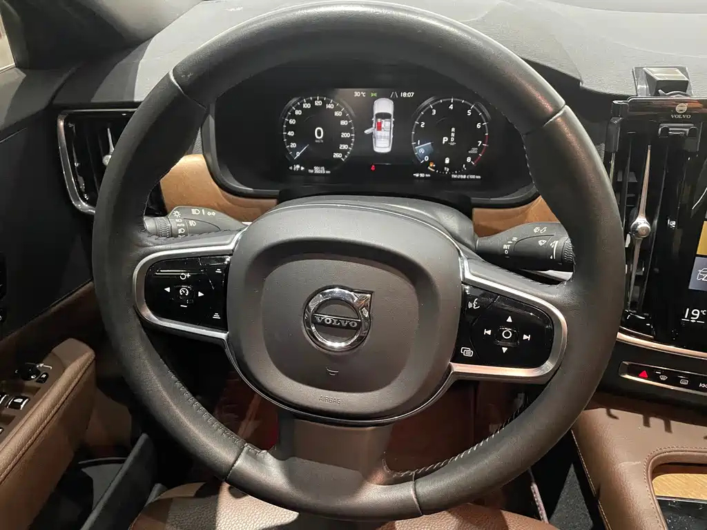VOLVO S90 2021
