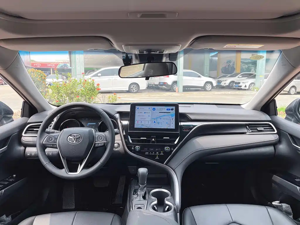 TOYOTA CAMRY 2024