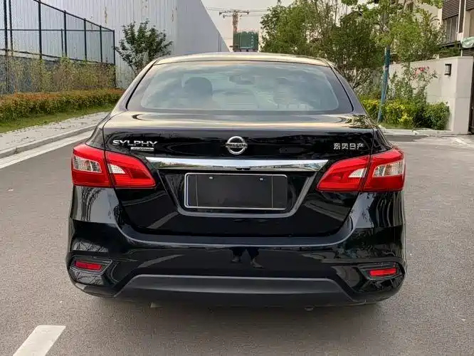 NISSAN SYLPHY 2020