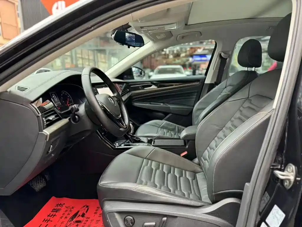 VOLKSWAGEN PASSAT 2020