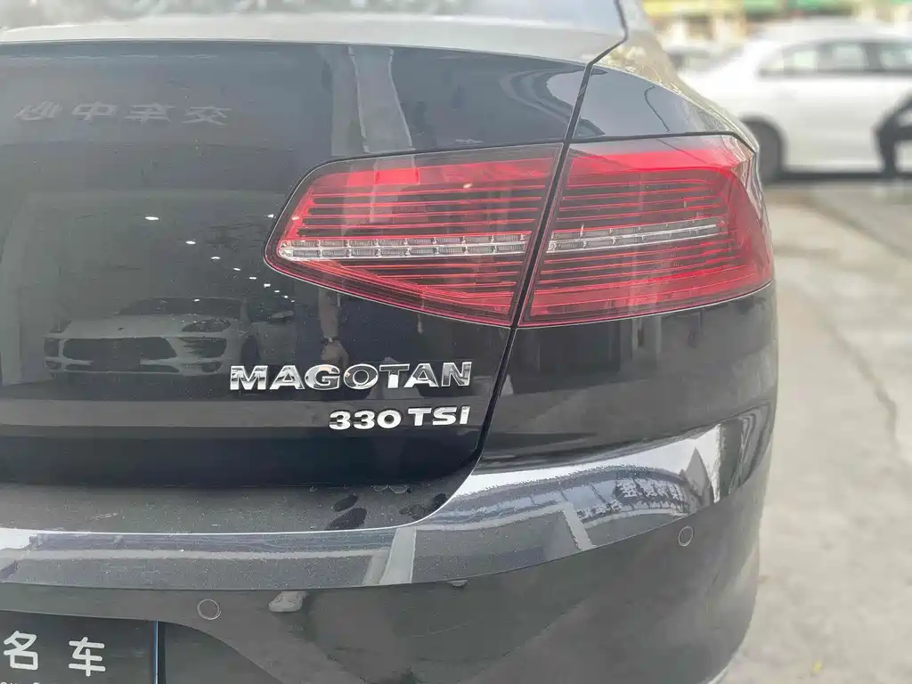 VOLKSWAGEN MAGOTAN 2019