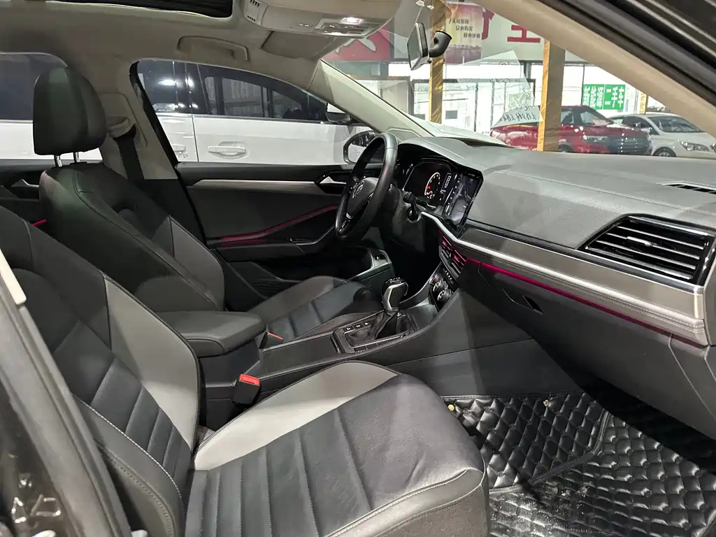VOLKSWAGEN SAGITAR 2020